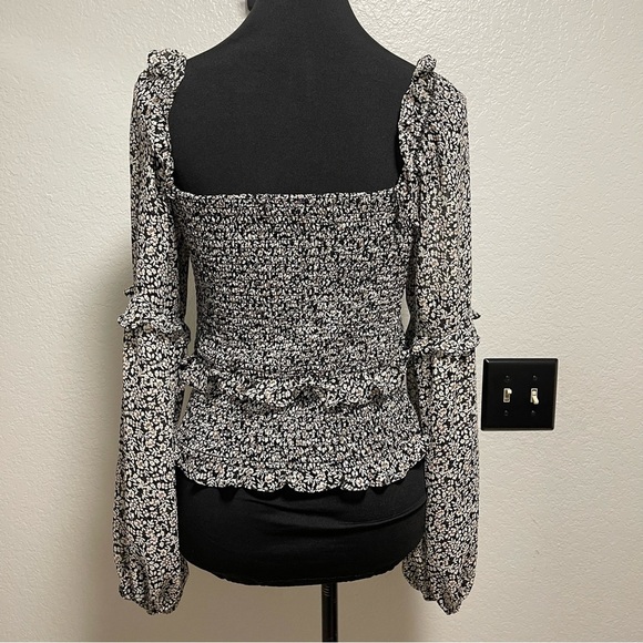 ASTR The Label Fairfield Black Multi Floral Long Sleeve Top Size Large - Picture 8 of 9